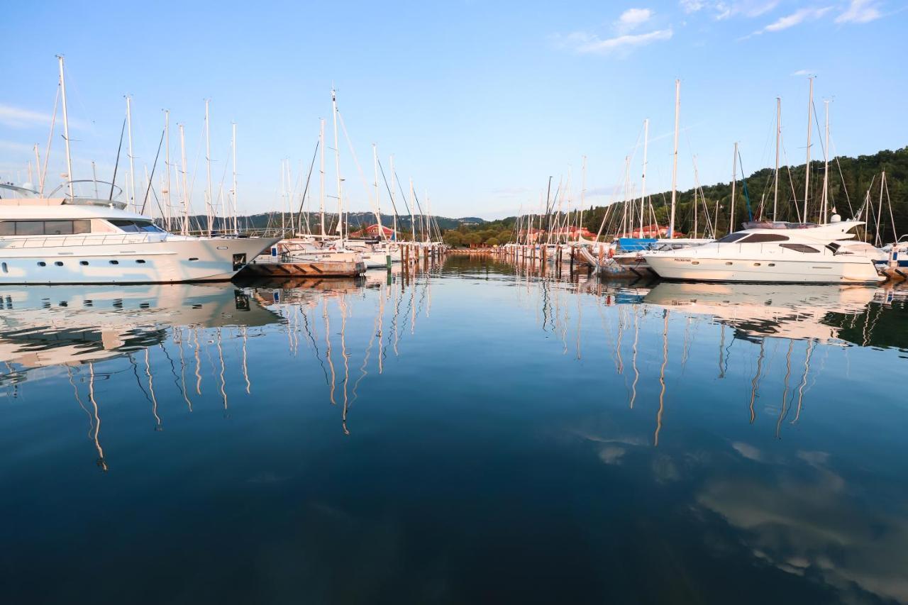 Floating Sea House Soncek Lägenhet Portorož Exteriör bild