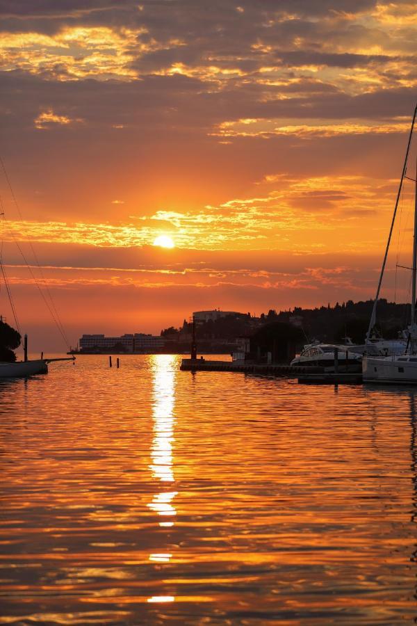 Floating Sea House Soncek Lägenhet Portorož Exteriör bild